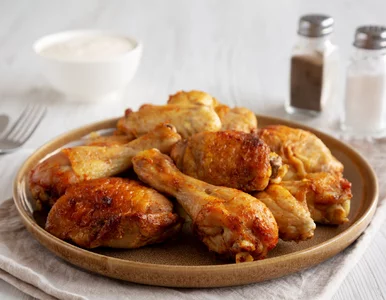 Miniatura: Ten kurczak pachniał na całej klatce...