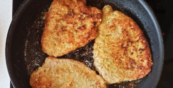 Miniatura: Jak odgrzewać schabowe, by smakowały, jak...