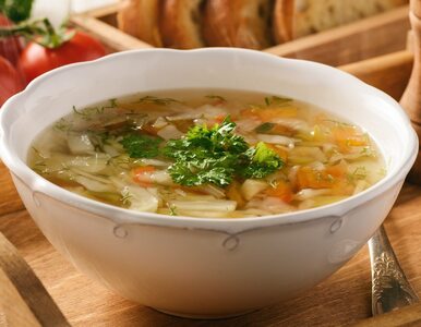 Zupa z włoskiej kapusty – przepis. Schudniesz nawet kilka kilogramów