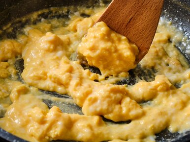 Miniatura: Nie zapominaj, smażąc jajecznicę. Tylko...