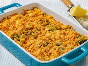 Miniatura: Zalewam brokuły i kalafior kremowym sosem....