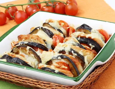 Miniatura: Kurczak, dwa warzywa i ser. Ta obłędna...