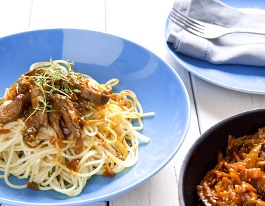 Spaghetti z pieczoną kaczką i sosem z czerwonego wina