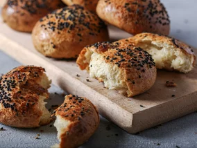 Miniatura: Ze skyru robię puszyste bułki bez drożdży,...