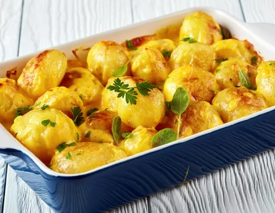 Miniatura: Ziemniaki zapiekam w aksamitnym sosie....