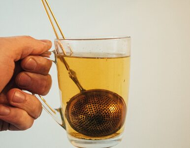 Herbatka kminkowo-miętowa na płaski brzuch. Jak ją zrobić?