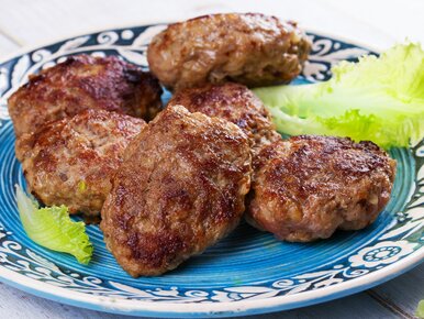 Miniatura: Do mielonego mięsa dodaję aromatyczny...