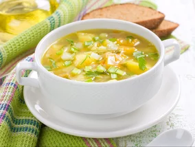 Miniatura: Do jarzynowej dorzucam te zielone...