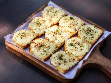 Miniatura: Nigdy nie wyrzucam resztek chleba. Robię...