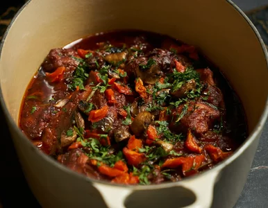 Miniatura: Wygląda jak gulasz wołowy, a nie ma mięsa....