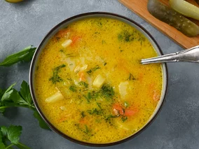 Miniatura: Moja mama zupę ogórkową gotuje na...