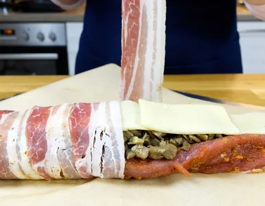 Miniatura: Nadzianą polędwiczkę zawijam w cieniutkie...