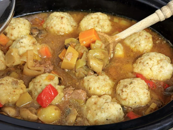 Miniatura: Zamiast polskiego gulaszu gotuję...