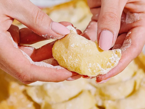 Miniatura: To ciasto na pierogi jest elastyczne i nie...