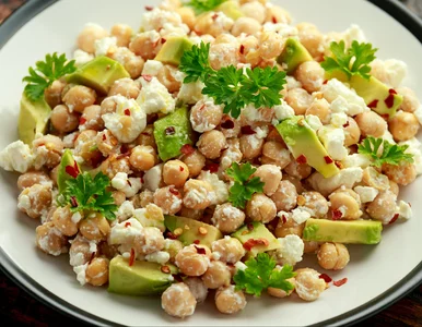 Miniatura: Ta sałatka z 3 składników syci i wspiera...