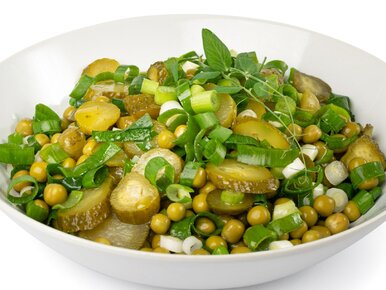 Miniatura: Ekspresową sałatkę do obiadu robię z dwóch...