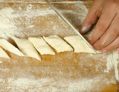 Miniatura: Do ciasta na kopytka dodaję tylko 1 łyżkę....