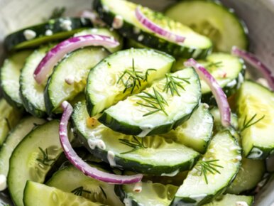 Miniatura: Ogórki z dodatkiem chrupiącego warzywa...