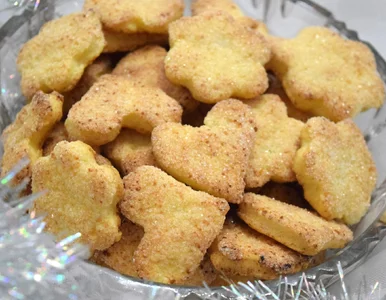 Miniatura: Do kruchego ciasta dodaję ten składnik....