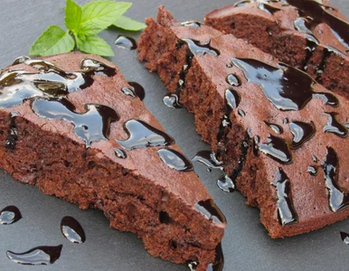 Miniatura: Do brownie dodaję chłodzący składnik. Ta...