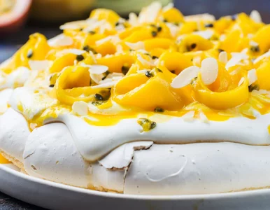 Miniatura: Dwa tanie składniki, trochę kremu i owoce....