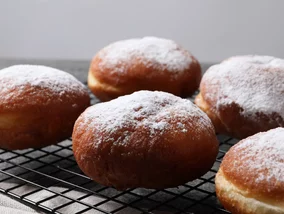 Miniatura: Mama nie smażyła pączków. Te miękkie z...