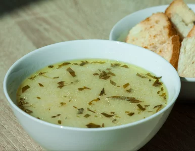 Miniatura: Leży obok majeranku, a mało kto sypie go...