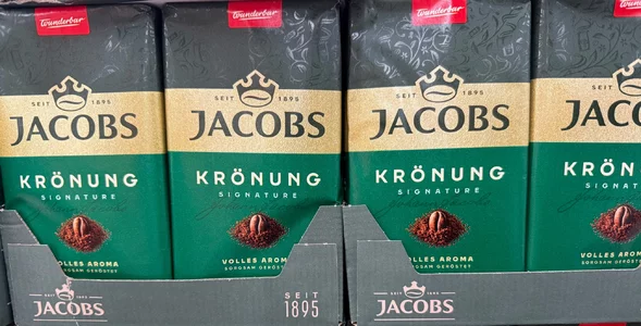 Miniatura: Dino obniża cenę dużych opakowań kawy...