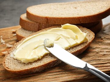 Chleb z masłem