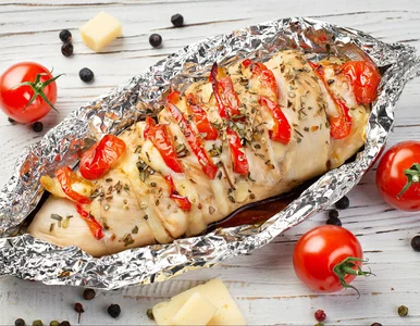 Miniatura: Nacinam pierś z kurczaka i wciskam 2...