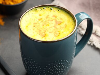 Miniatura: O poranku wsypuję tę przyprawę do mleka....