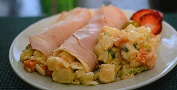 Miniatura: Zwykłą sałatkę jarzynową na święta podaję...