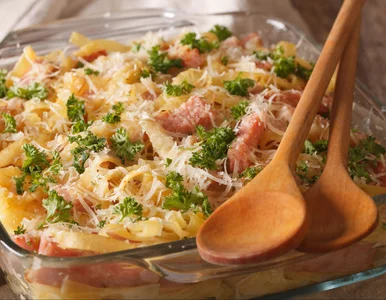 Miniatura: Na kolację szykuję zapiekankę z trzech...