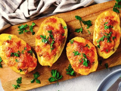 Miniatura: Nie gotuj już ziemniaków. Wydrąż je, dodaj...