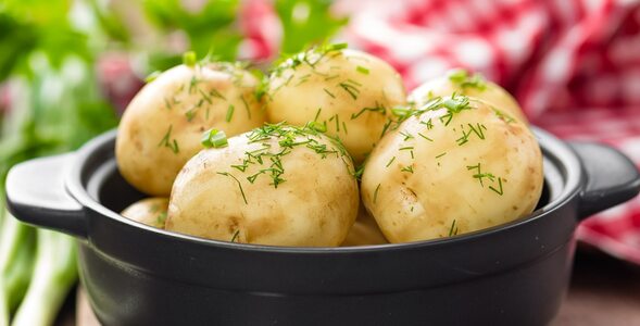 Miniatura: Jak najszybciej oczyścić młode ziemniaki?...