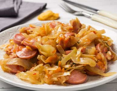 Miniatura: Szatkuję pół kapusty i biorę opakowanie...