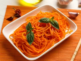 Miniatura: Zwykła surówka z marchewki bywa mdła....