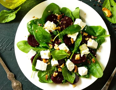 Miniatura: Lekka sałatka z gotowanym burakiem....