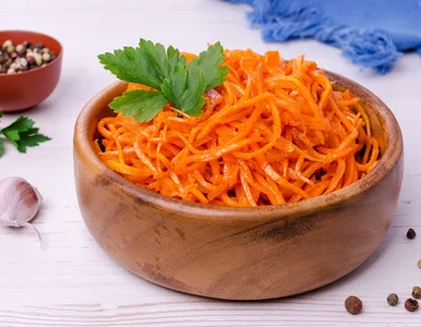 Miniatura: Koreańska surówka z marchewki uzależnia...