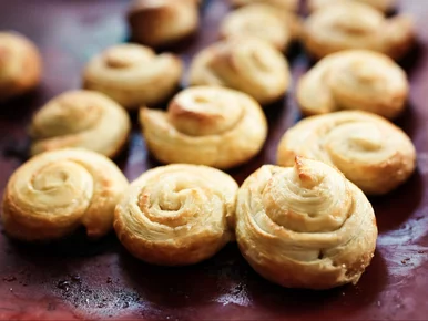 Miniatura: Biorę ciasto francuskie i twaróg. Te...