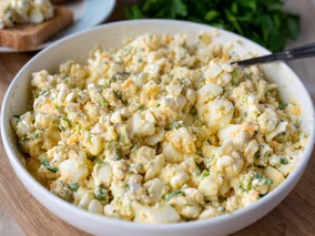 Miniatura: Biorę serek wiejski i 2 jajka. Tę sałatkę...