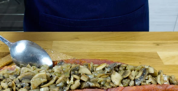 Miniatura: Nacinam polędwiczkę i dodaję farsz. To...