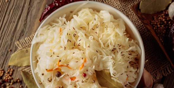 Miniatura: Zwykła kapusta kiszona? Dodaj dwie rzeczy,...