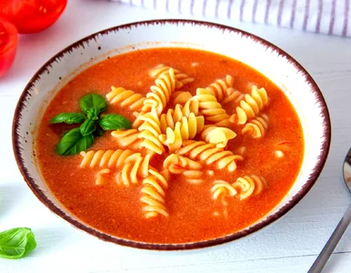 Miniatura: Dodaję do pomidorówki zamiast śmietany....