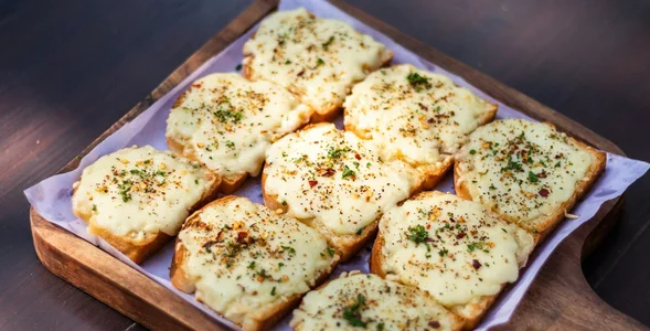 Miniatura: Nigdy nie wyrzucam resztek chleba. Robię...