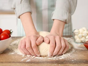 Miniatura: Ciasto na pizzę robię na kefirze....