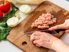 Miniatura: Ciacham kurczaka i dodaję dwa składniki....