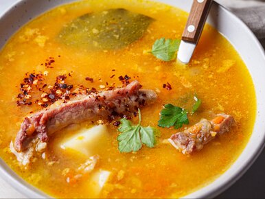 Miniatura: Tę pożywną zupę gotuję na wędzonce....