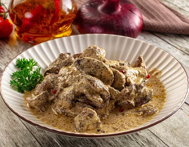 Miniatura: Ta wątróbka w kremowym sosie rozpływa się...