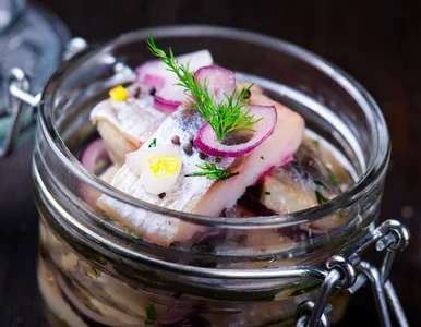 Miniatura: Zwykłe śledzie idą w odstawkę. Te w...